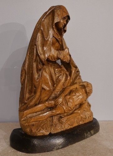 Sculpture  - Pietà in carved oak early 16th century
