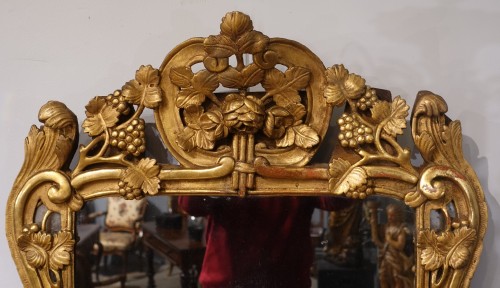Miroir provençal en bois doré d'époque XVIIIe - Miroirs, Trumeaux Style Louis XV