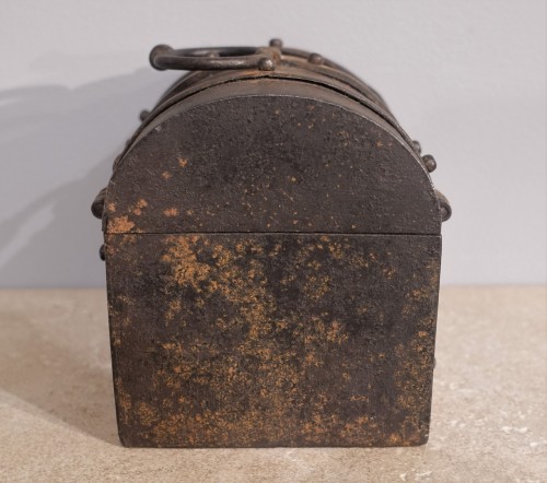 17th century iron messenger box - Curiosities Style Louis XIII