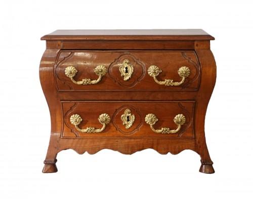 18th Century Walnut Master&#039;s furniture