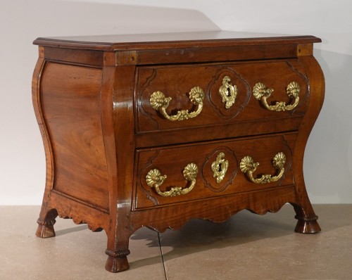 Collectibles  - 18th Century Walnut Master&#039;s furniture