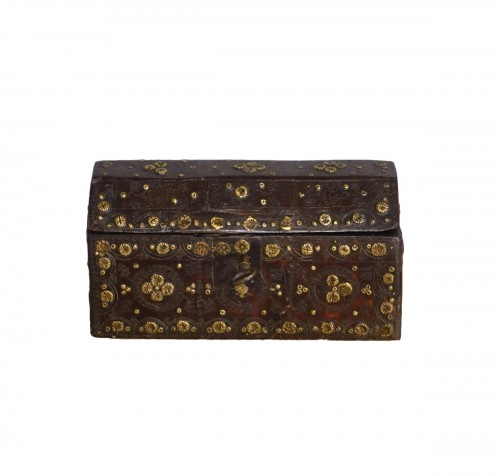 Small box in red tortoiseshell, early 18th century