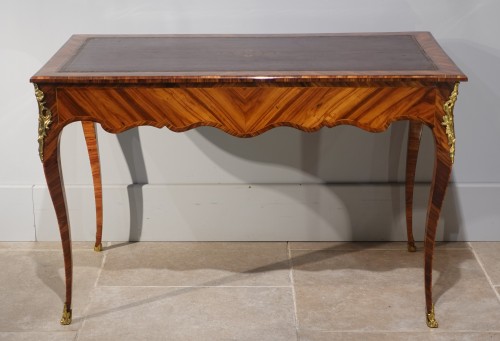 18th century - Lady&#039;s desk in Louis XV marquetry