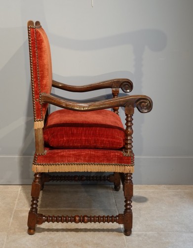 Pair of Louis XIII armchairs, called arm chairs - 17th century - 