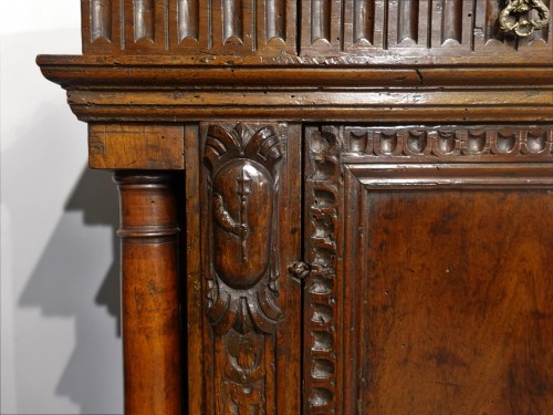 Crédence italienne ou Credenza en noyer d'époque Renaissance - Renaissance