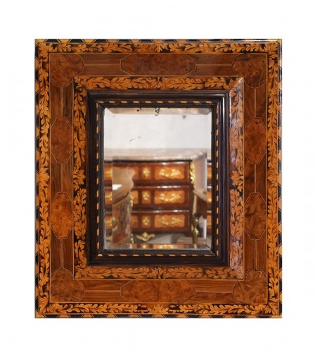 Miroir marqueté, travail du Sud Ouest du XVIIe siècle
