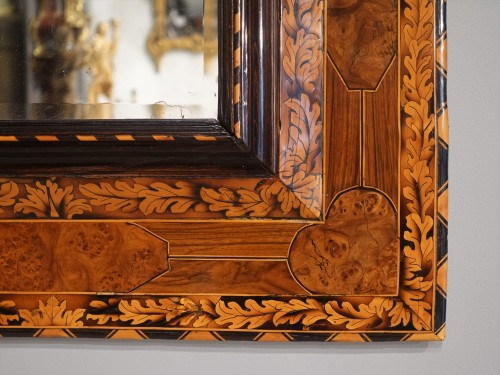 Miroirs, Trumeaux  - Miroir marqueté attribué à Noël Hache reçu Maître en 1635