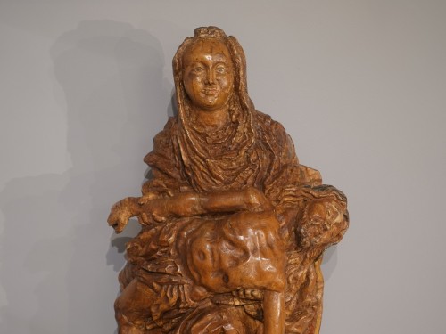 Renaissance - Grande Pietà ou Vierge de Pitié en tilleul sculpté Allemagne XVIe siècle