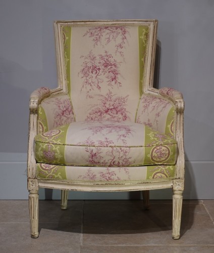 Pair of Louis XVI Lacquered Bergeres - Seating Style Louis XVI
