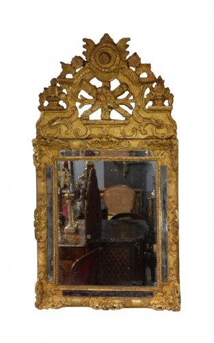 Miroir en bois doré d'époque Régence