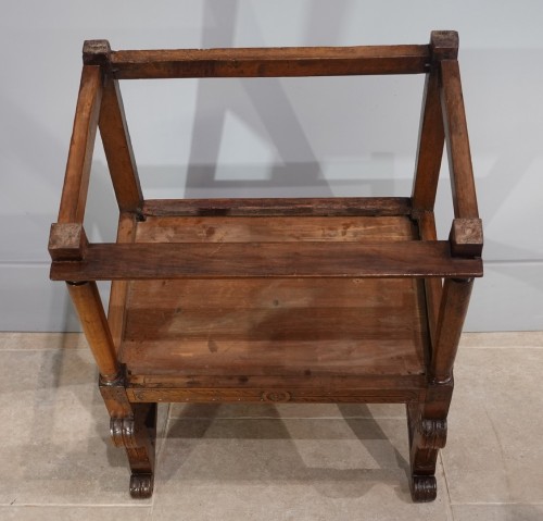 <= 16th century -  Ceremonial armchair in walnut, Renaissance period