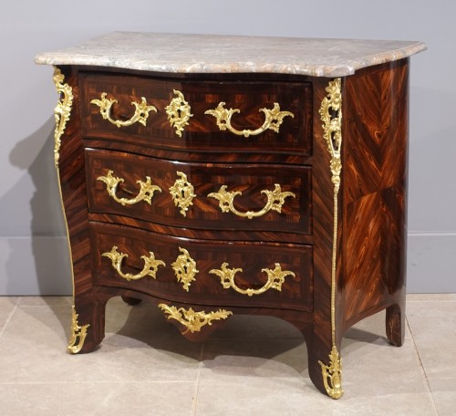 Chest of drawers in violet wood Stamped A. Criaerd  - Furniture Style French Regence