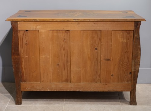 Louis XV -  Louis XV chest of drawers in inlaid walnut