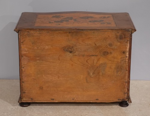 Antiquités - Small 18th century master chest of drawers