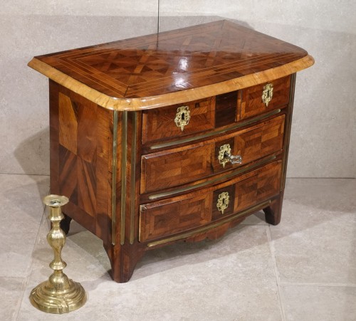 Commode de maîtrise Louis XIV d'époque début XVIIIe - Objets de Curiosité Style Louis XIV