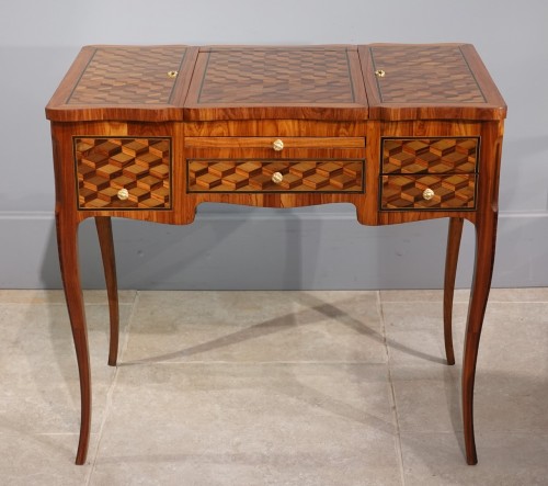 Louis XV dressing table writing desk in cubic marquetry - 