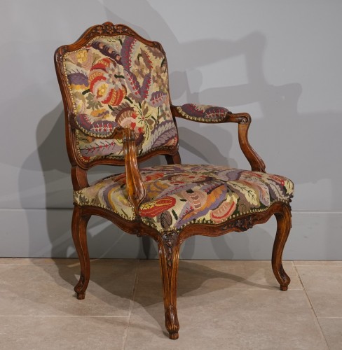 Seating  - Pair of armchairs with flat backs stamped FALCONET, 18th century