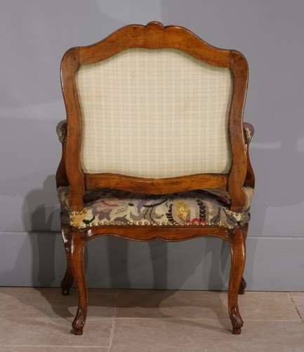 Antiquités - Pair of armchairs with flat backs stamped FALCONET, 18th century