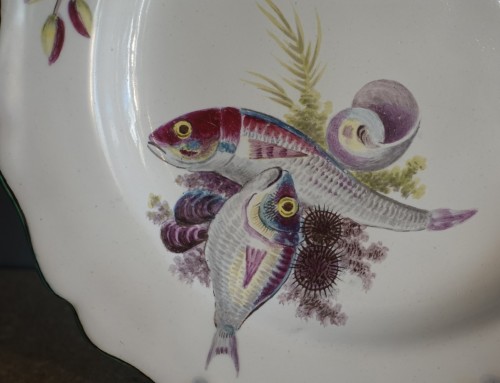 Plate called &#039;&#039;à la bouillabaisse&#039;&#039; – Marseille 18th century - Porcelain & Faience Style Louis XV