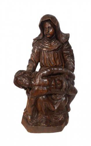 Pietà in walnut from the 17th century