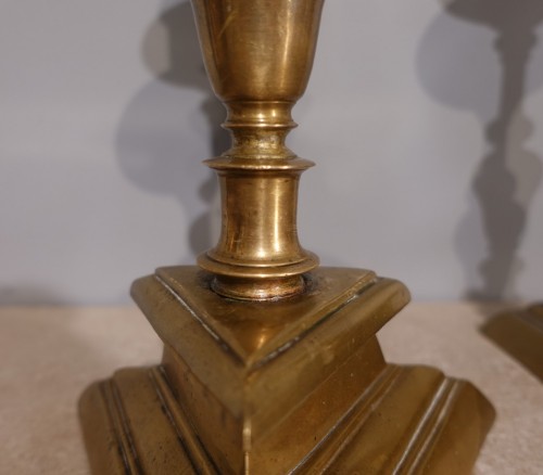 Lighting  - Pair of 17th century large solid bronze candlesticks