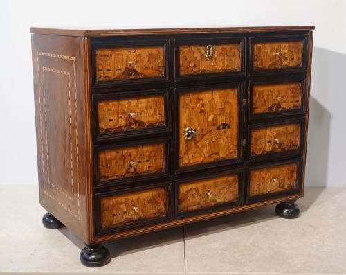 Furniture  - Marquetry collector’s cabinet – Augsburg 17th century