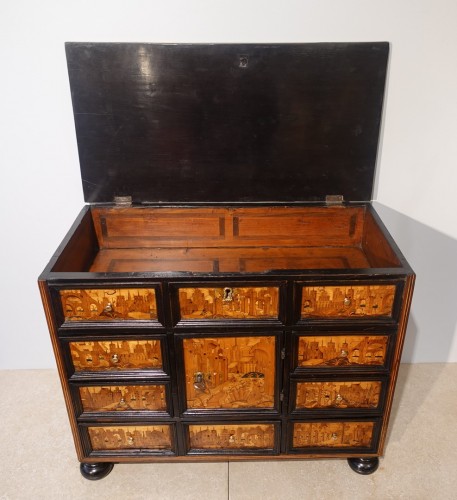 XVIIe siècle - Cabinet de collectionneur en marqueterie – Augsbourg XVIIe siècle