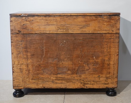 Antiquités - Cabinet de collectionneur en marqueterie – Augsbourg XVIIe siècle