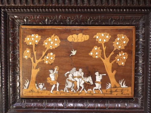 17th century - Safe bench richly decorated with inlays – Florentine work