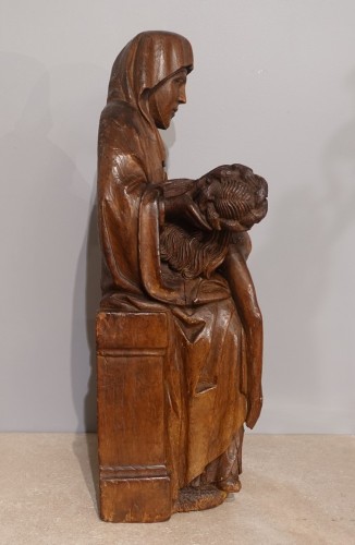 XVIe siècle et avant - Pietà ou Vierge de pitié sculpture en chêne – Pays Bas circa 1520