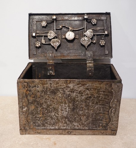 Objects of Vertu  - Iron box – Germany – Early 17th century