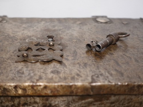 Antiquités - Coffret en fer, Allemagne du sud début XVIIe