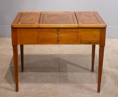 Louis XVI Dressing Table circa 1780 - Furniture Style Louis XVI