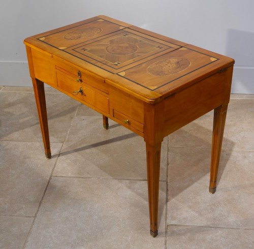 18th century - Louis XVI Dressing Table circa 1780