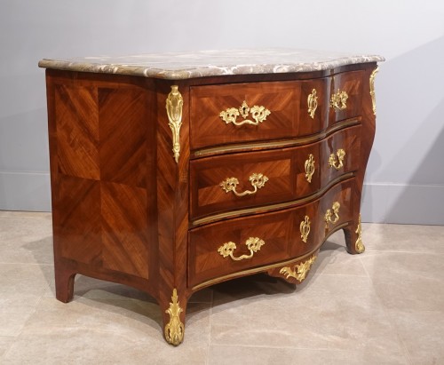 Chest of drawers stamped Louis Delaitre – 18th century - Furniture Style French Regence