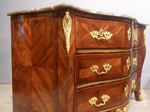 XVIIIe siècle - Commode ''tombeau'' estampillée Louis Delaitre – Époque XVIIIe