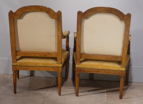 Antiquités - Deux fauteuils Louis XVI