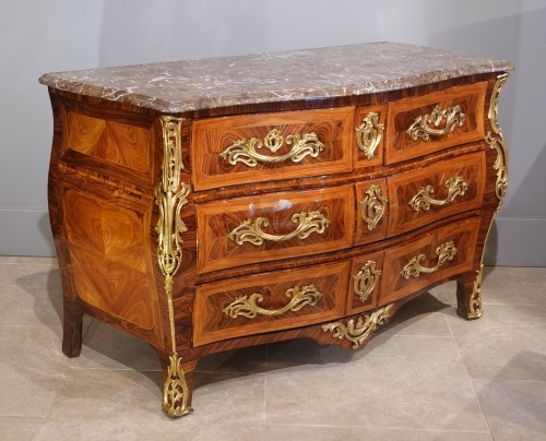 Commode Tombeau estampillée Tairraz XVIIIe siècle - Gérardin et Cie