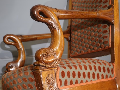 Antiquités - Pair of Empire armchairs in blond mahogany - Early 19th century