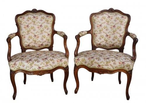 Paire de cabriolets Louis XV en noyer