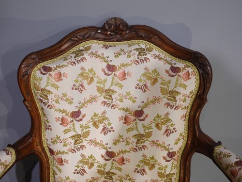 Paire de cabriolets Louis XV en noyer - Louis XV