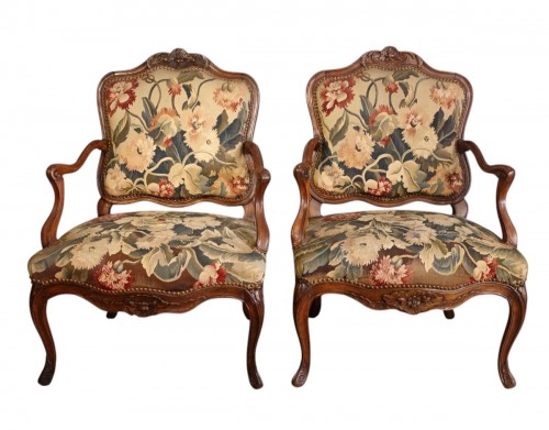 Pair of Louis XV Armchairs ''à la Reine''