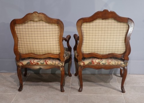 Antiquités - Pair of Louis XV Armchairs &#039;&#039;à la Reine&#039;&#039;
