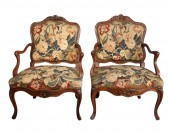 Paire de fauteuils à la Reine d'époque Louis XV