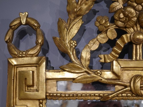 XVIIIe siècle - Miroir Louis XVI en bois doré d'époque XVIIIe
