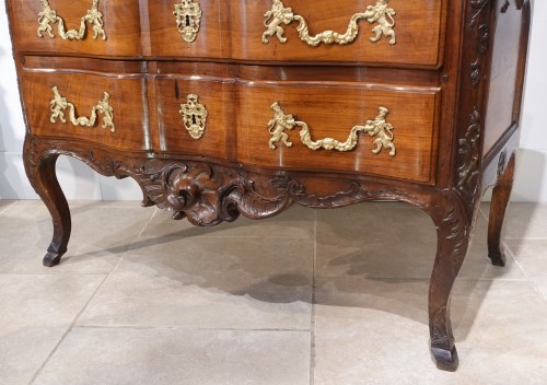 Mobilier Commode - Commode Louis XV par Pierre Hache (1705 – 1776)