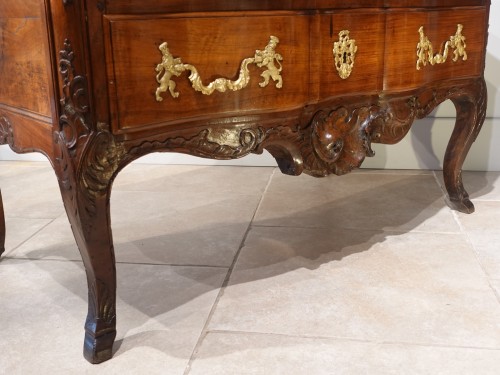 XVIIIe siècle - Commode Louis XV par Pierre Hache (1705 – 1776)