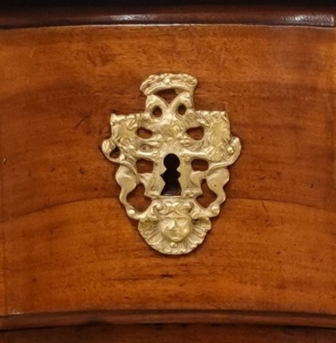 Antiquités - Commode Louis XV par Pierre Hache (1705 – 1776)