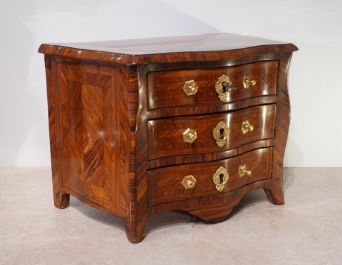 Small 18th-Century Master&#039;s Chest of Drawers - Collectibles Style Louis XV