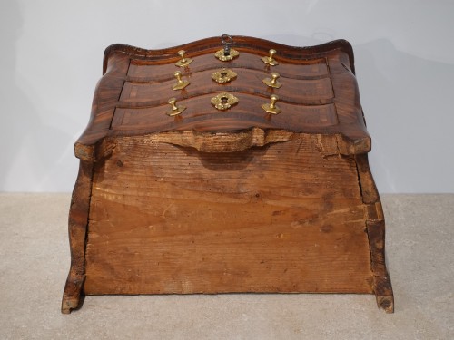18th century - Small 18th-Century Master&#039;s Chest of Drawers